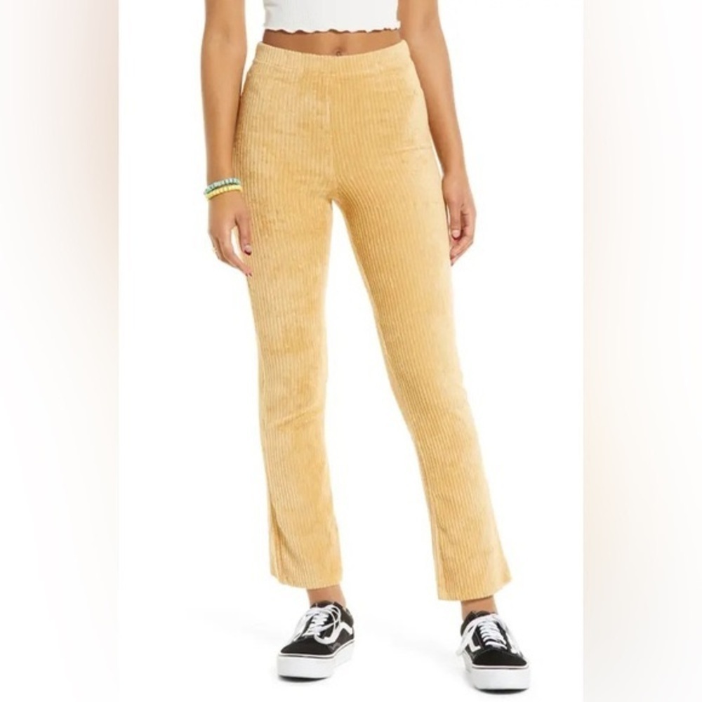Billabong Women’s pants Hit a Cord Pull on Pants Size S in Yellow Gold Stretch